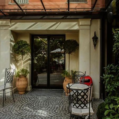 Ebel Boutique Hotel Tirana Exterior foto