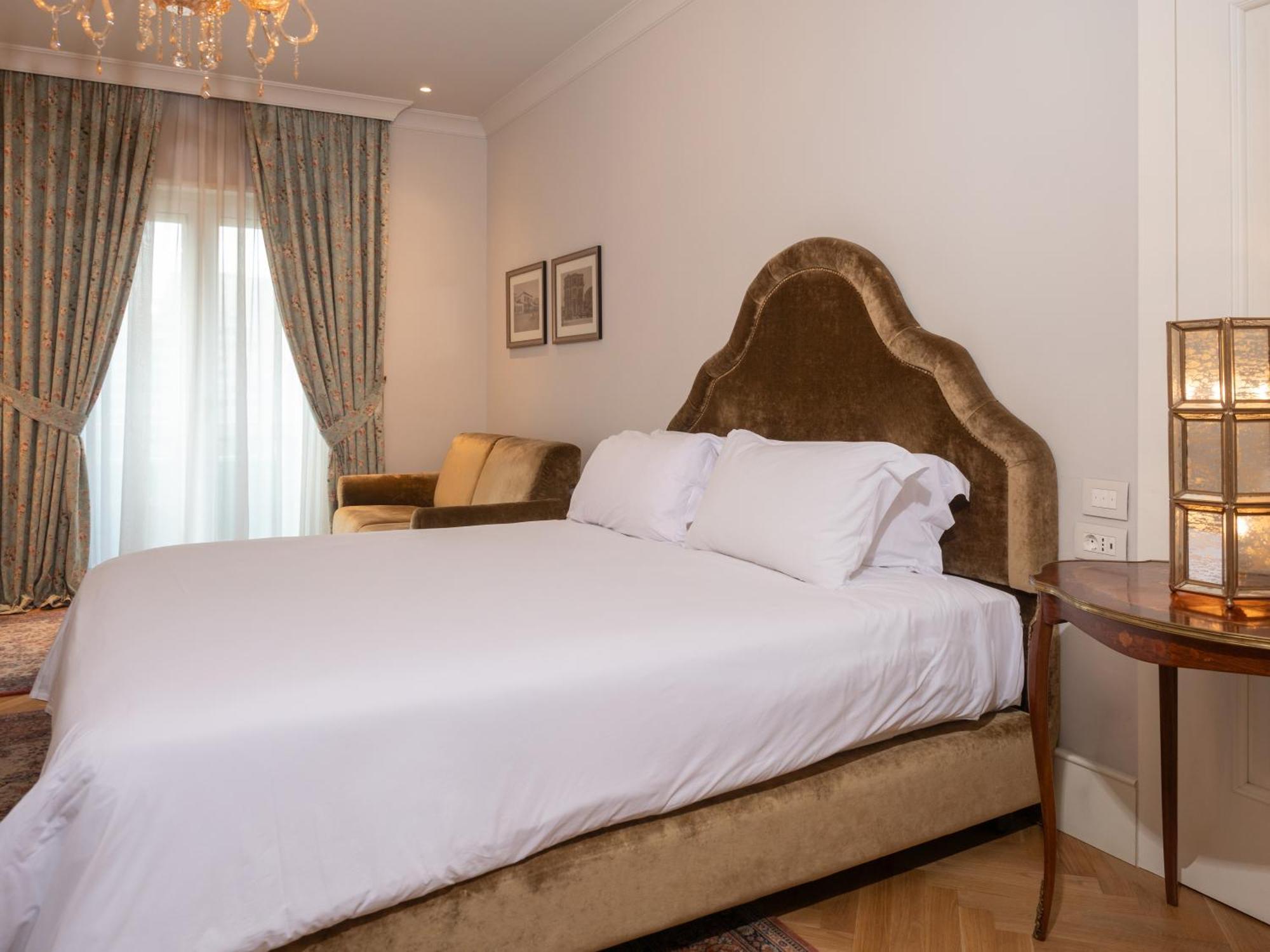 Ebel Boutique Hotel Tirana Exterior foto